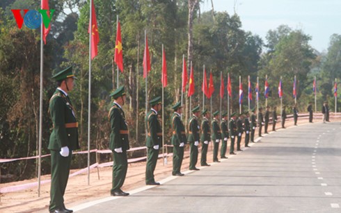 Public and external relations – key to success of Le Thanh International Border Crossing Station - ảnh 3